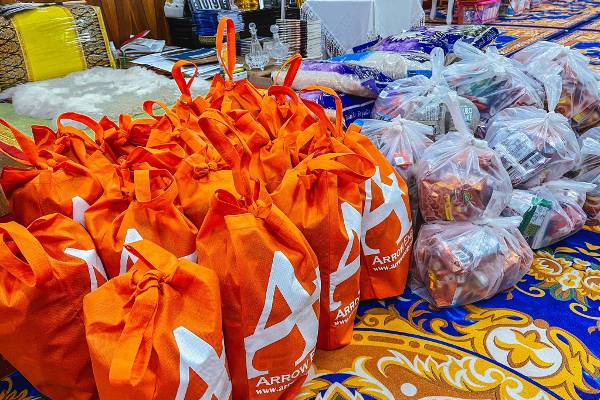 Arrow_Energy_donation_of_Supplies_for_Flood_Victims_in_Saraburi,_Lopburi_and_Nakhonpathom_provinces.2-OwEUPois